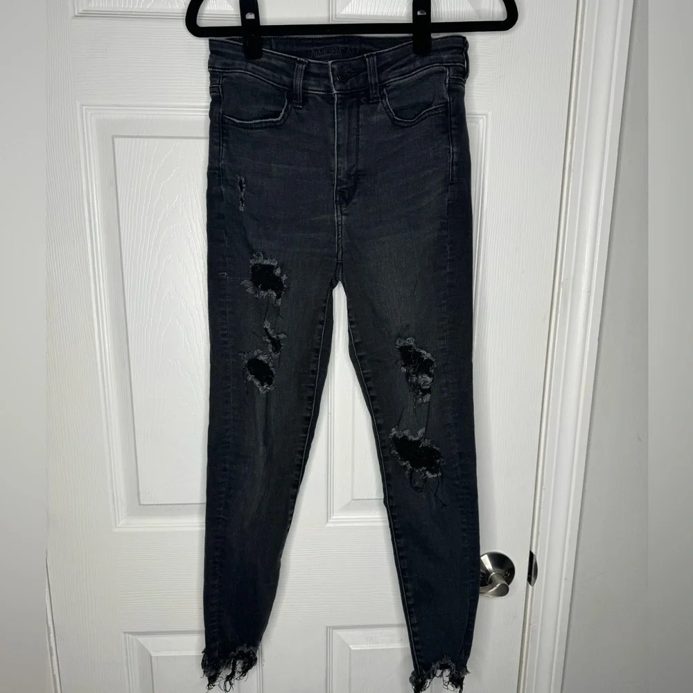 AMERICAN EAGLE Next Level Stretch Skinny Raw Hem Distressed Black Denim Size 4R - Picture 1 of 7